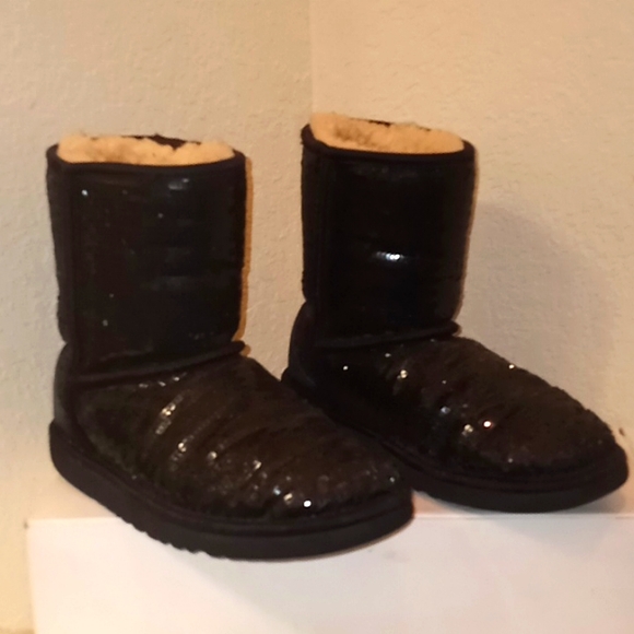 Ugg Classic Short Sequined Sparkly Boots - Picture 8 of 16